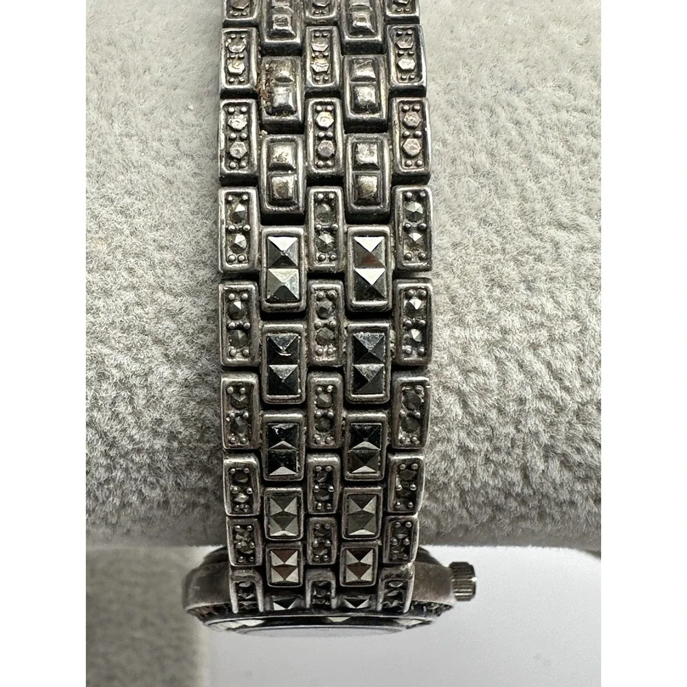 Main Line Time Ladies MOP Watch New Battery‎ B1010 24MM 7.5